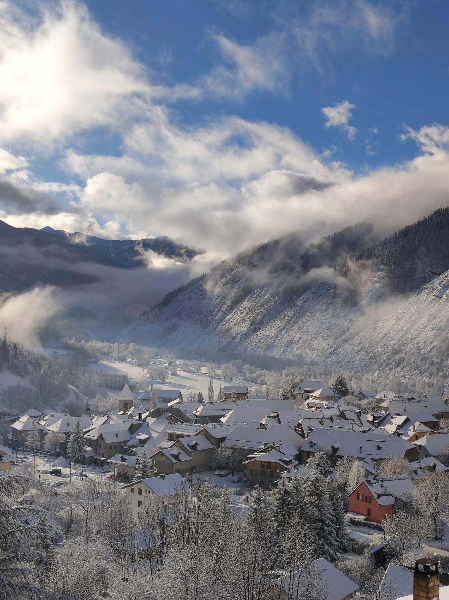 Hotel Plein Soleil Allos Exteriör bild