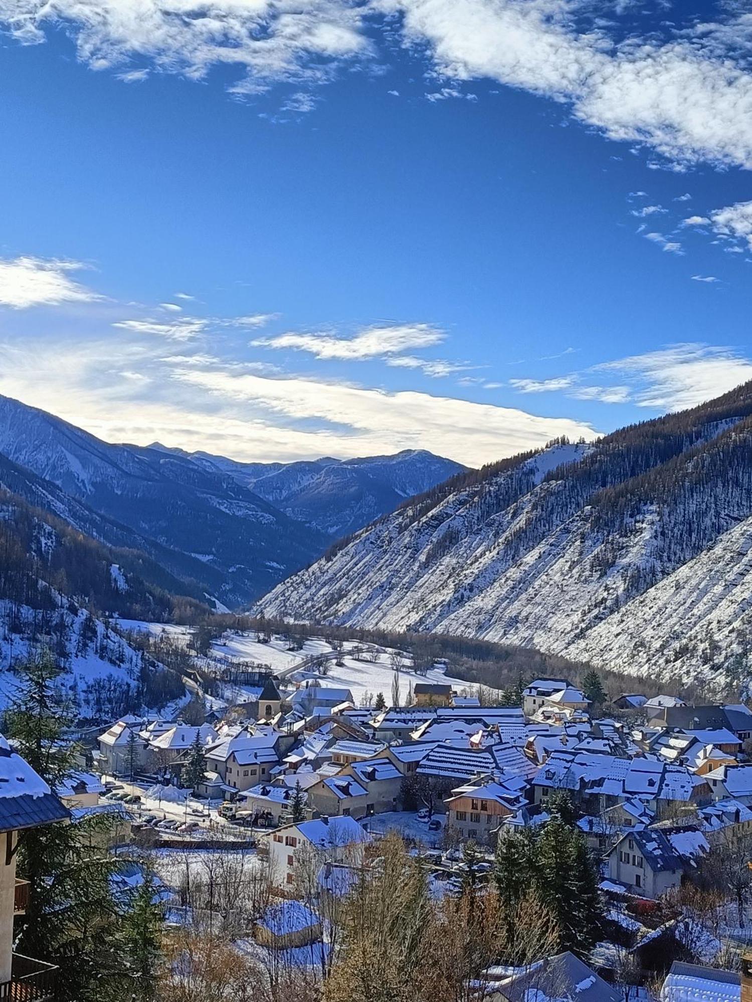 Hotel Plein Soleil Allos Exteriör bild