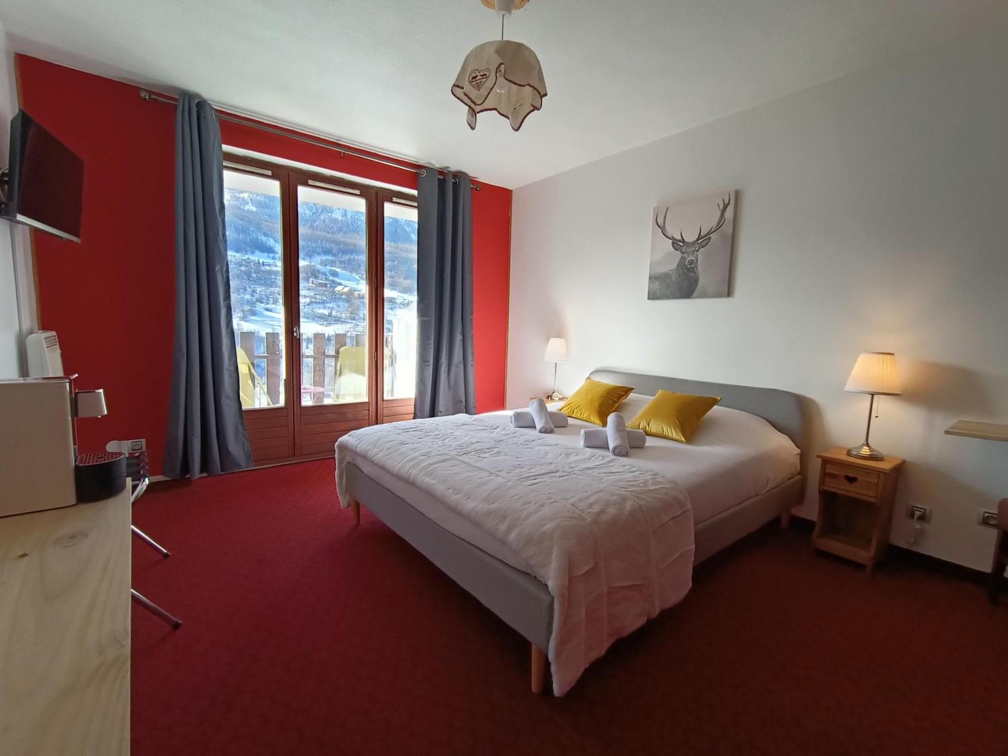 Hotel Plein Soleil Allos Exteriör bild