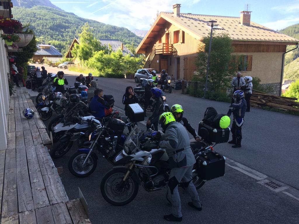 Hotel Plein Soleil Allos Exteriör bild